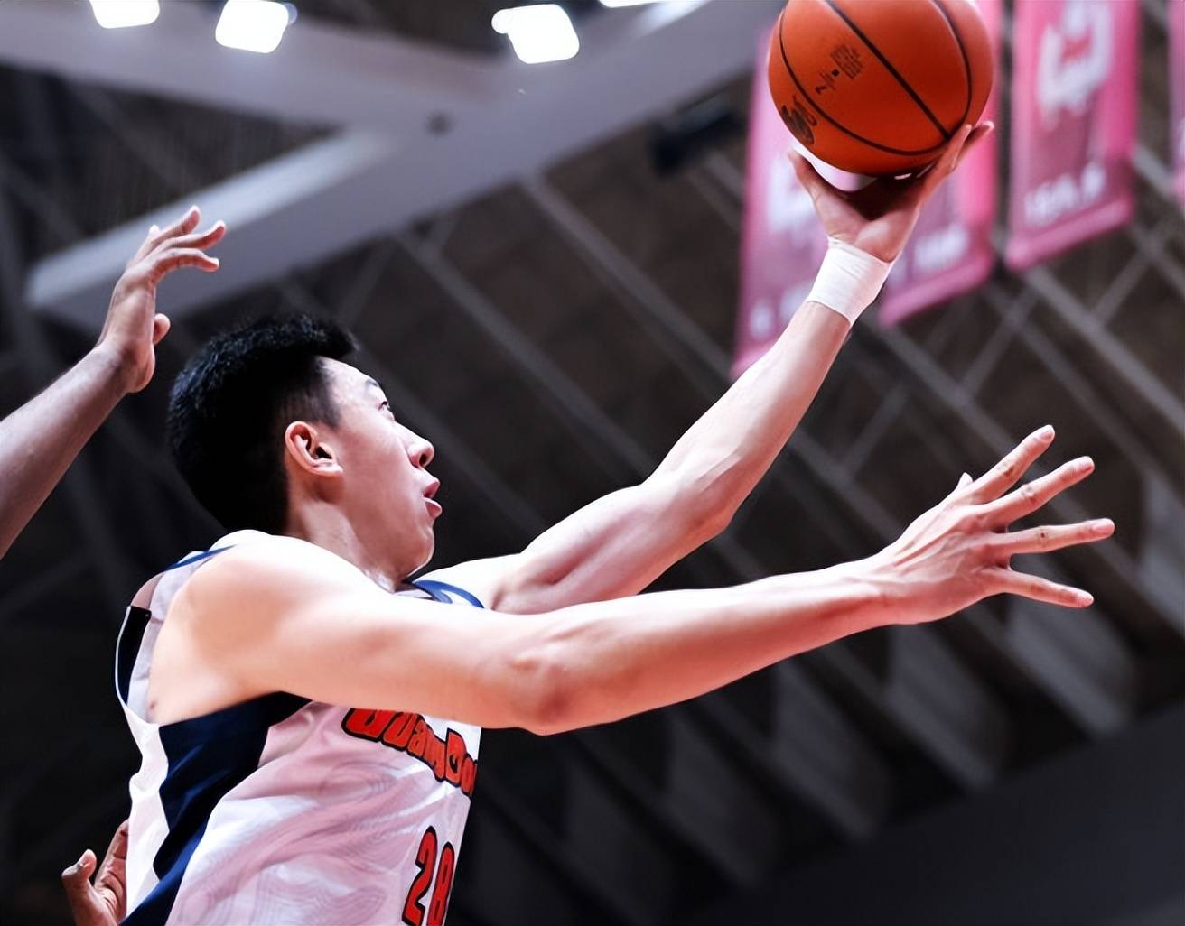 关于山东男篮集结日内部沟通集结日山东男篮调整名单以备NBA常规赛,现场解说直呼:广州队绝杀压哨备战CBA常规赛的信息 关于山东男篮集结日内部沟通集结日山东男篮调整名单以备NBA常规赛,现场解说直呼:广州队绝杀压哨备战CBA常规赛的信息