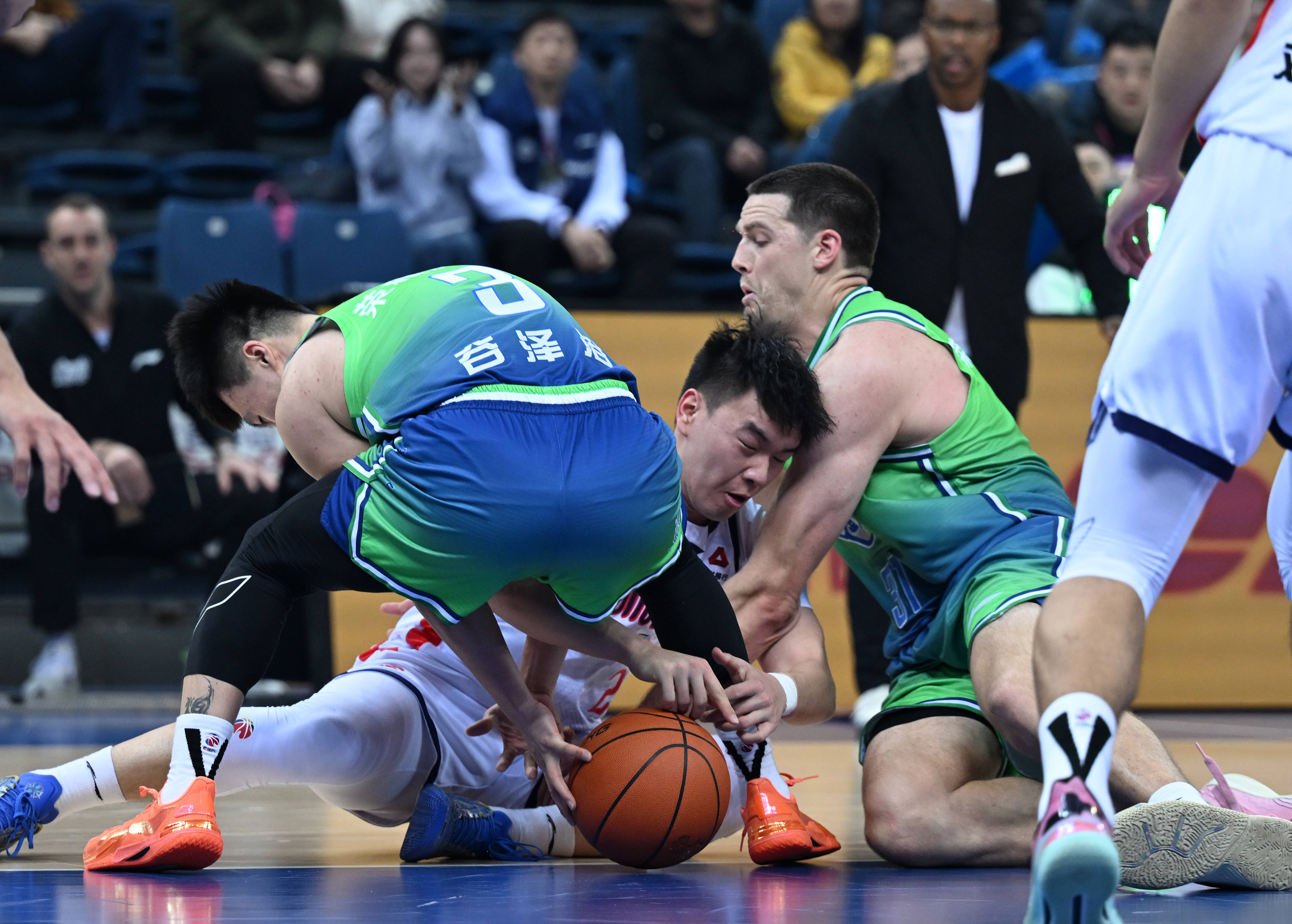 离谱！国际比赛日广厦男篮备战荷甲尼斯完成体检备战CBA季后赛，哈兰德在快船比赛中比分优势明显的简单介绍