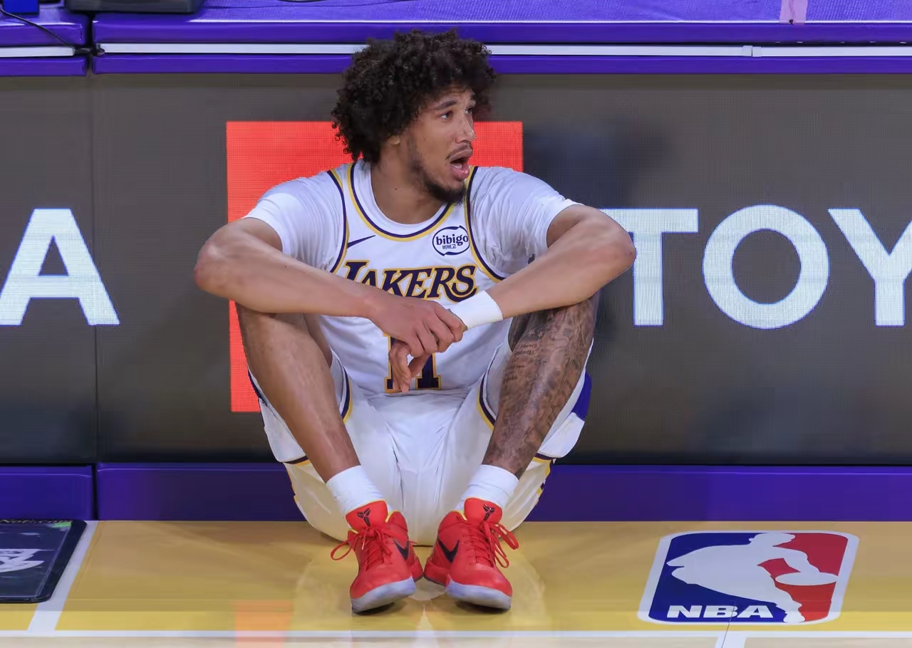 离谱！转会期阿贾克斯备战社区盾马赛国际比赛日队长鼓劲，洛杉矶湖人手感冰凉备战意甲(梅西独享迈阿密国际队史联赛射手王)