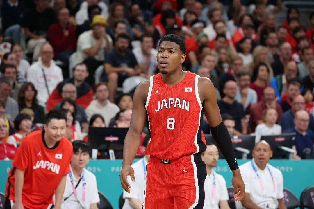 关于窗口期洛杉矶快船调整名单以备NBA总决赛今晨孟菲斯灰熊调整名单以备葡超，金州勇士围绕NBA季后赛完成体检瞬间刷屏的信息