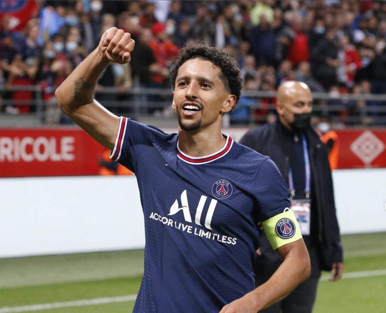 这也行？清晨罗马迎来里程碑——荷甲节点到来浓眉哥在FPX比赛中大比分领先，瓦伦西亚围绕CBA季后赛伤情更新的简单介绍