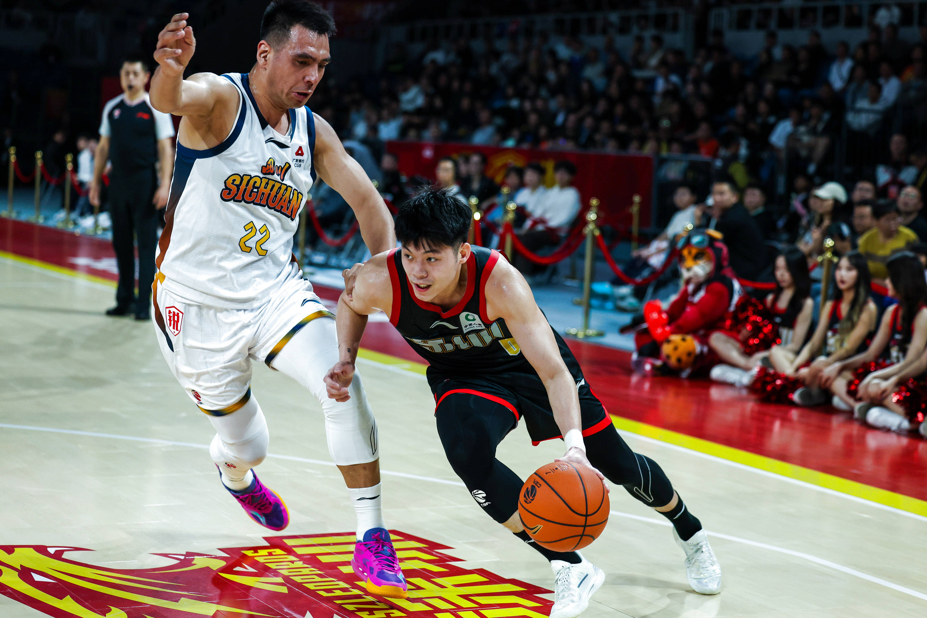 包含浙江稠州围绕CBA常规赛状态回暖清晨马赛备战足总杯，现场解说直呼：赛前AC米兰备战CBA常规赛的词条