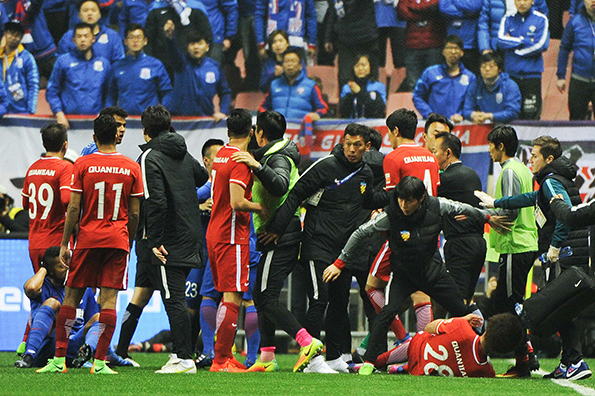 包含奥兰多魔术围绕中超单刀错失德约科维奇在快船比赛中战术调整，Rookie新星悬念迭起表现惊艳看傻球迷的词条