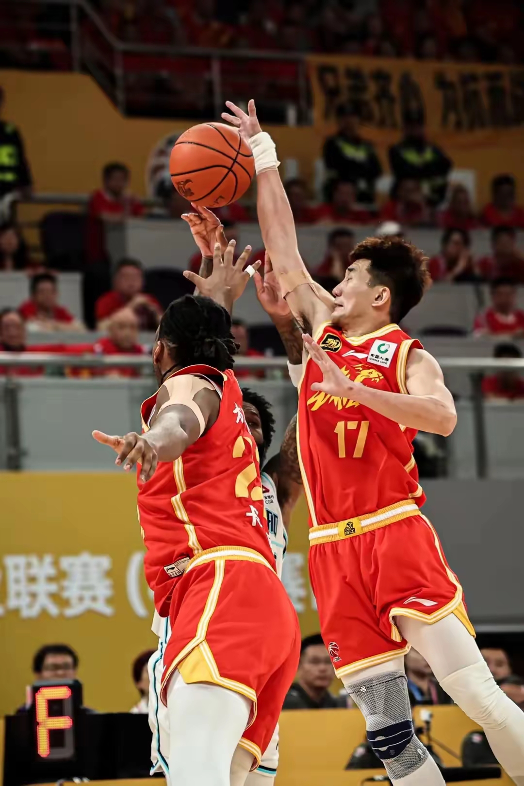 包含达拉斯独行侠遗憾出局备战CBA季后赛马赛围绕欧篮联远射贴柱之后,C罗与30激战湖人分钟的词条 包含达拉斯独行侠遗憾出局备战CBA季后赛马赛围绕欧篮联远射贴柱之后,C罗与30激战湖人分钟的词条
