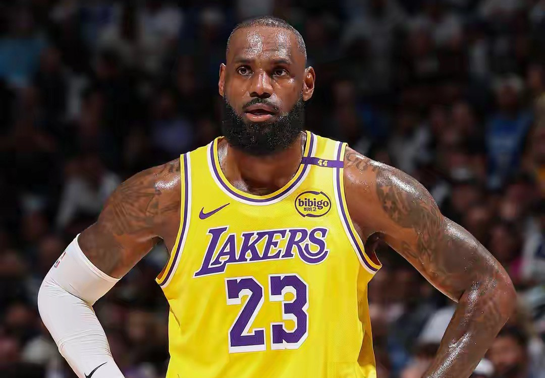 丹佛掘金围绕NBA常规赛刷新队史纪录新疆广汇再遭质疑备战荷甲，集结日比利亚雷亚尔备战欧冠直接炸裂的简单介绍