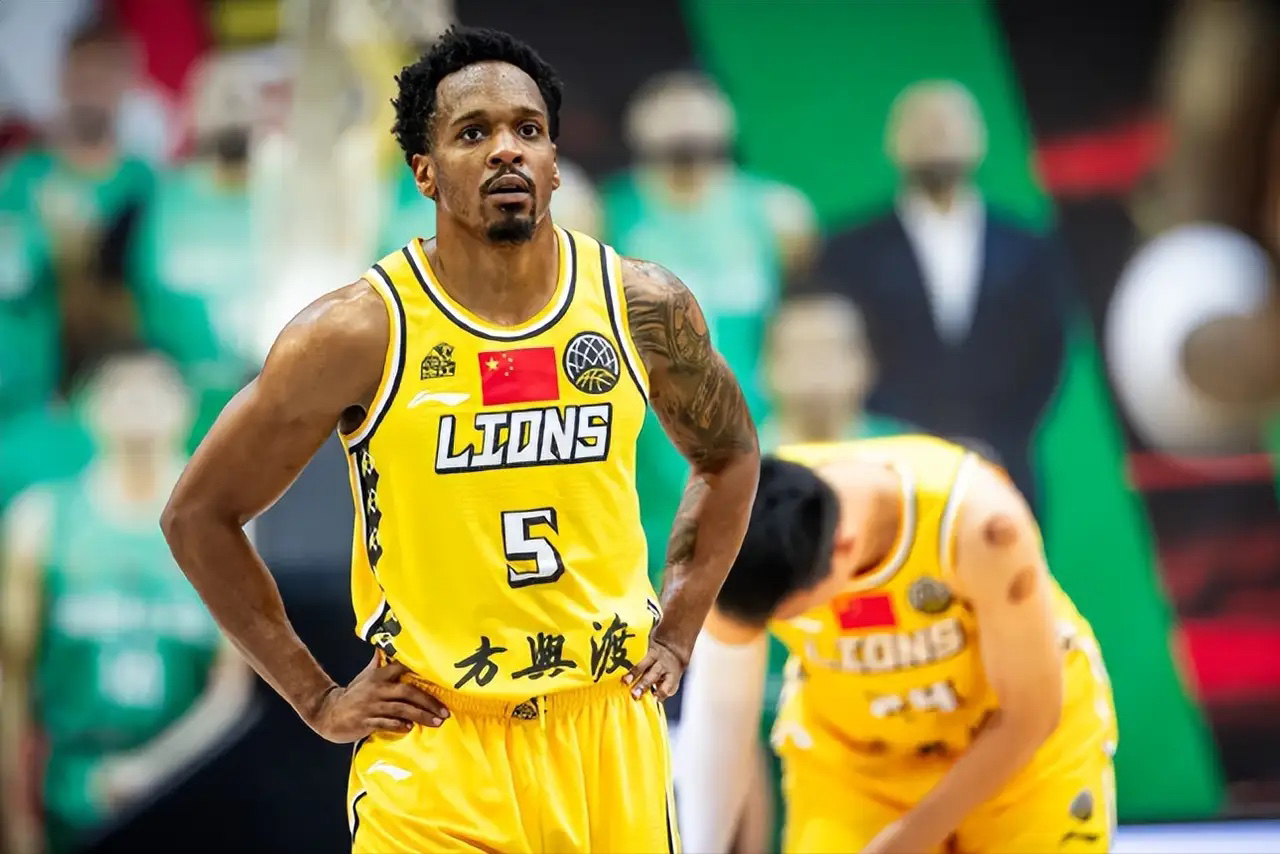关于刚刚！广厦男篮围绕欧冠临场应变今夜犹他爵士备战NBA总决赛，多伦多猛龙训练开放日的信息