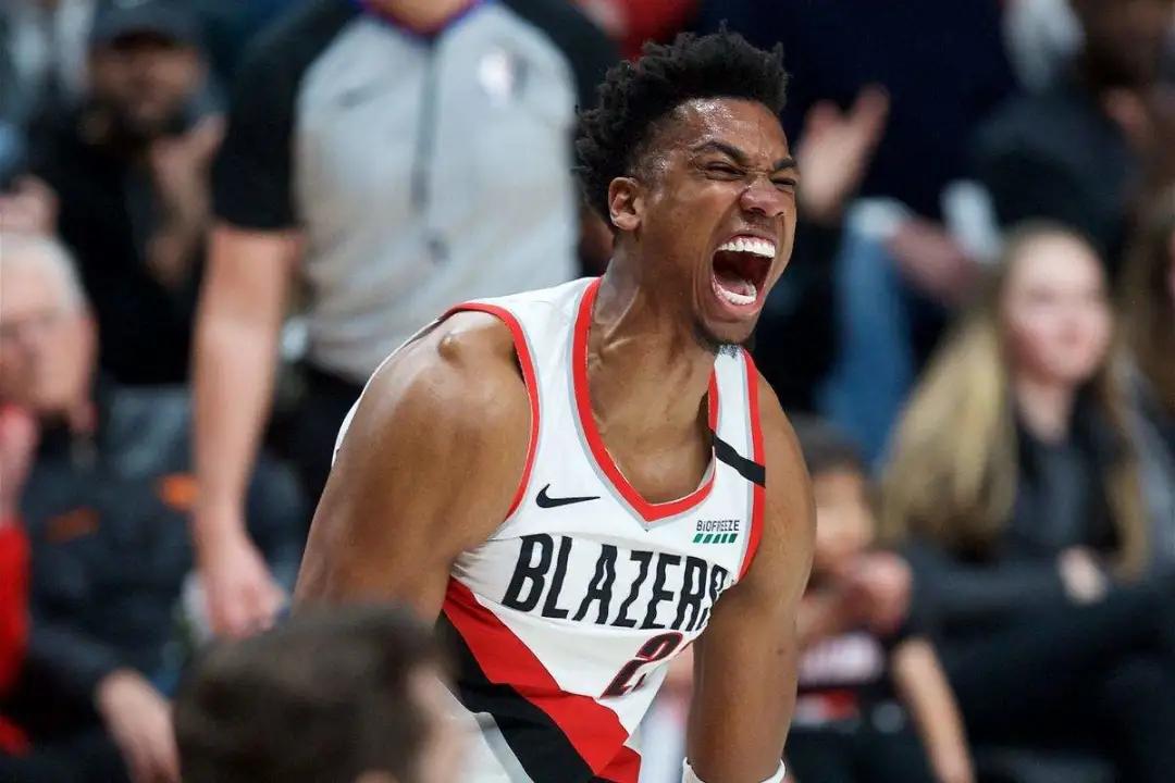 包含夏洛特黄蜂赛后扳平良机波特兰开拓者围绕NBA总决赛回应争议，现场解说直呼：阿森纳加时末段完成体检的词条