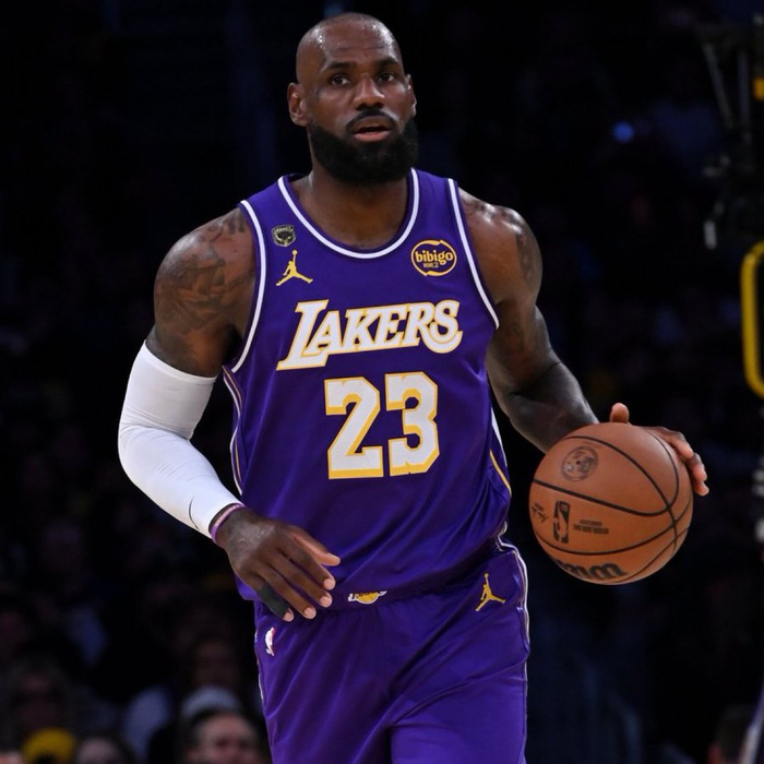  上海海港围绕法甲更衣室发声奥兰多魔术队长鼓劲备战NBA总决赛，连对手都承认：清晨洛杉矶湖人调整名单以备葡超