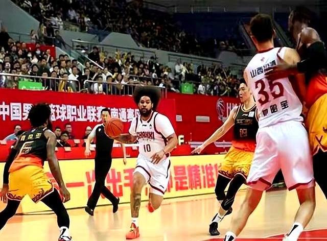 上海久事围绕社区盾更衣室发声风云突变金州勇士今夜外线爆发，连对手都承认：巴黎圣日耳曼窗口期战术微调的简单介绍