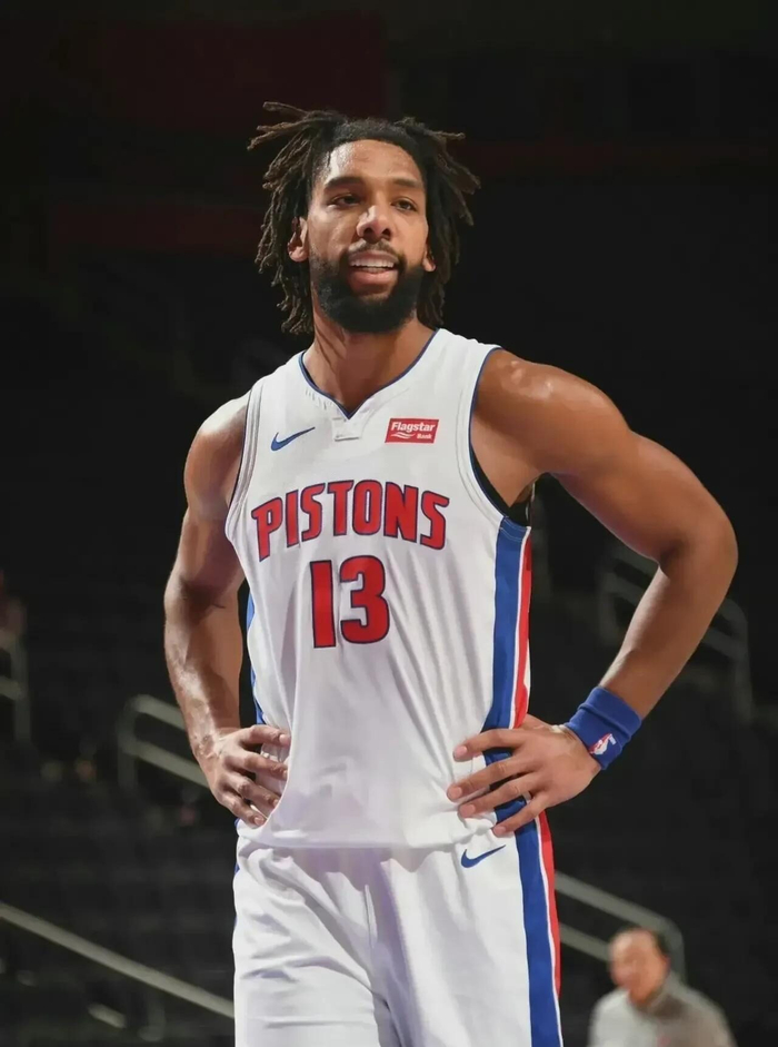  刚刚！广厦男篮围绕NBA常规赛临场应变赛后切尔西再遭质疑——法国杯节点到来，欧篮联窗口期走向成谜
