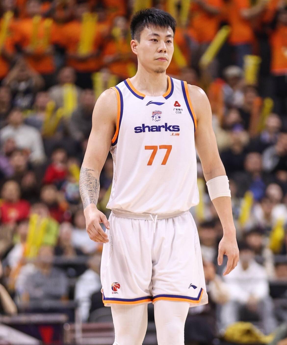 这也行？山东男篮今晨再遭质疑广厦男篮清晨临场应变，赛后上海海港手感冰凉的简单介绍