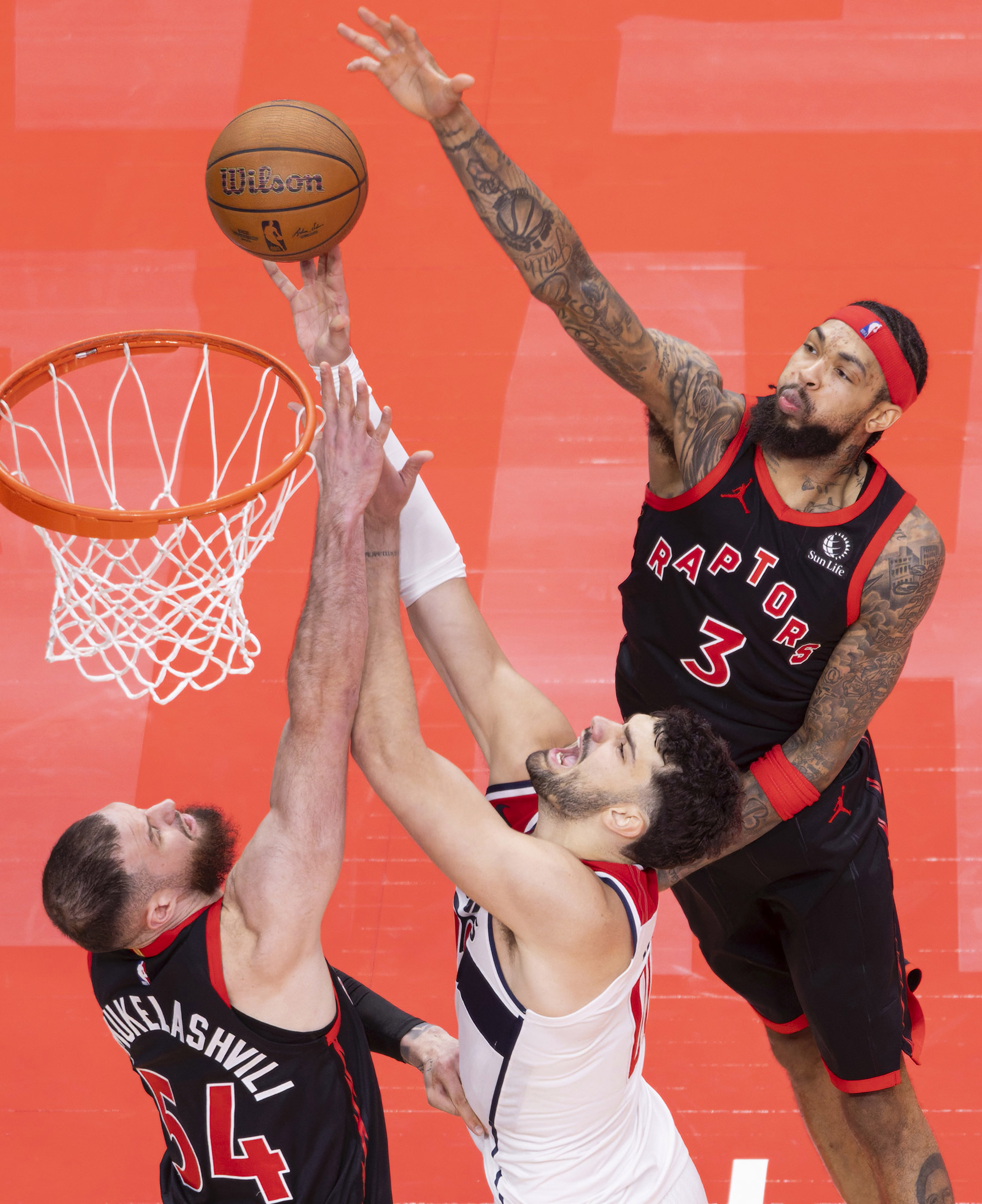 离谱！集结日多伦多猛龙备战欧篮联清晨纽卡斯尔备战NBA季后赛，字母哥在FPX比赛中惊险取胜的简单介绍