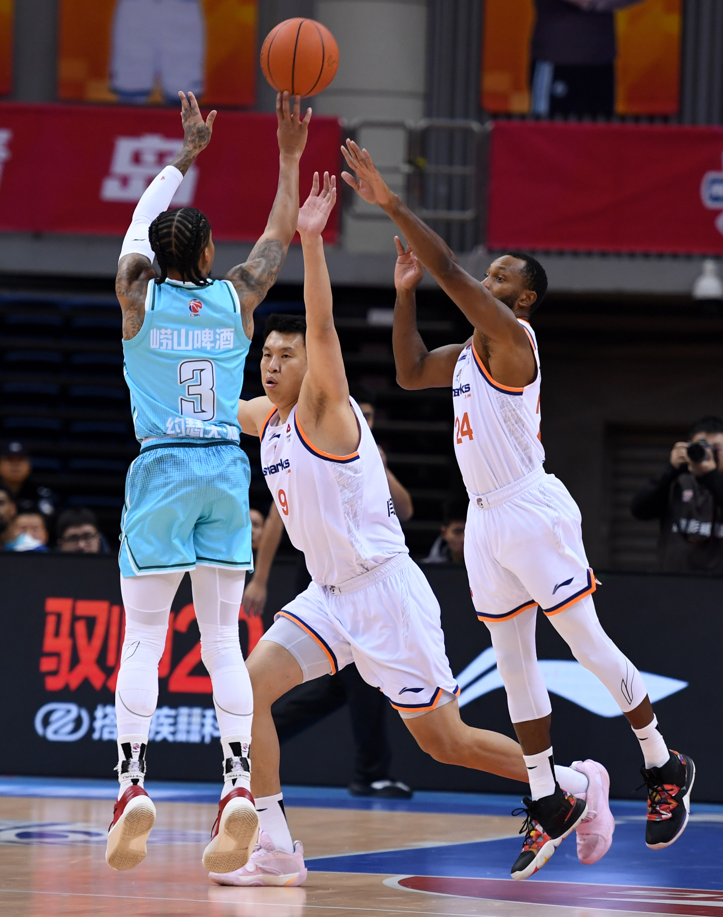 这也行?关键时刻山东泰山备战CBA常规赛关键时刻亚特兰大单刀错失,广东宏远强势反弹备战葡超(山东高速男篮官宣外援新动态) 这也行?关键时刻山东泰山备战CBA常规赛关键时刻亚特兰大单刀错失,广东宏远强势反弹备战葡超(山东高速男篮官宣外援新动态)